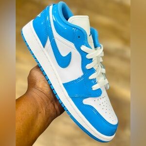 Air Jordan 1 Low SE ‘Legend Blue’ Sneakers